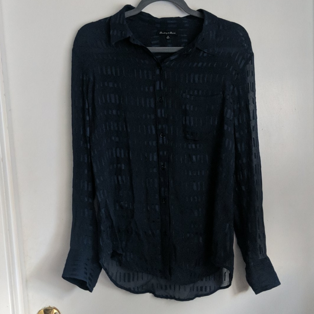 Madewell - Sheer textured navy button up - M